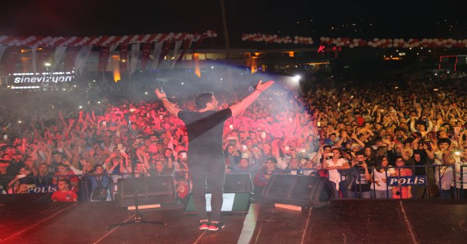 Rize Belediyesi'nden Davut Güloğlu Konseri