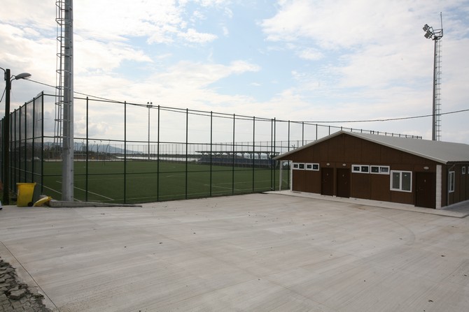 gundogdu-futbol-sahasi-modernize-edildi-(3).jpg