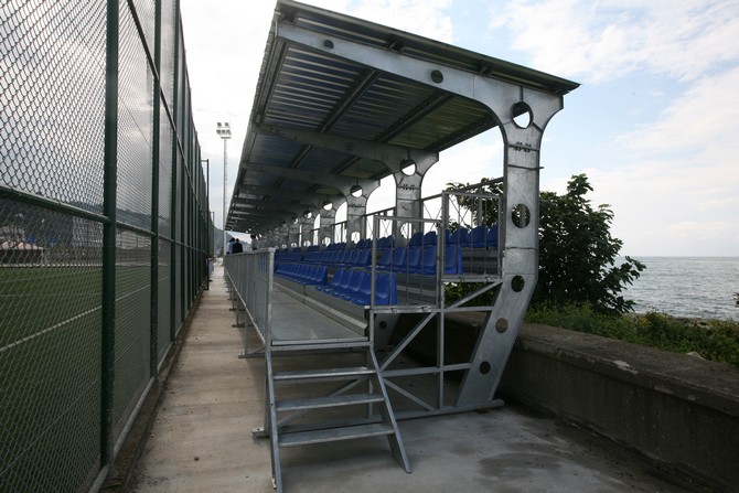 gundogdu-futbol-sahasi-modernize-edildi-(6).jpg