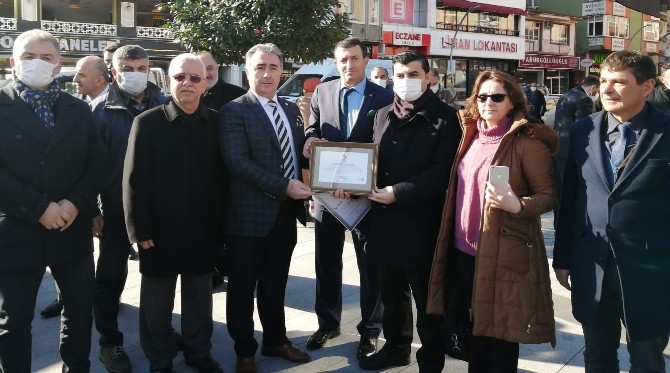 merkezi-istanbulda-olan-koseoglu-kose-kosoglu-ailesi-sosyal-kultur-ve-yardimlasma-dernegi-tarafindan-rizede-kan-bagis-kampanyasi-duzenlendi-13.jpg
