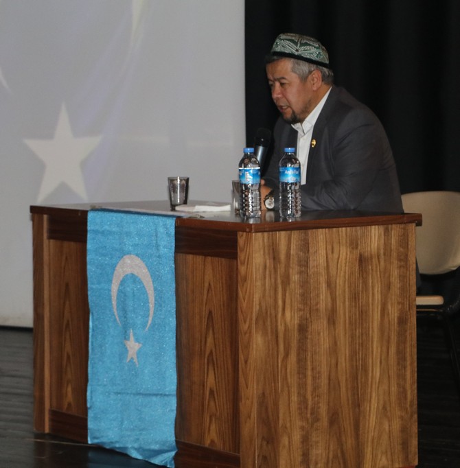 rize’de-“dogu-turkistan”-konferansi-(4).jpg
