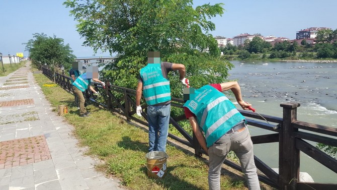 rizede-denetimli-serbestlik-temiz-cevre-projesi-kapsaminda-cevre-temizligi-yapildi-(4).jpg