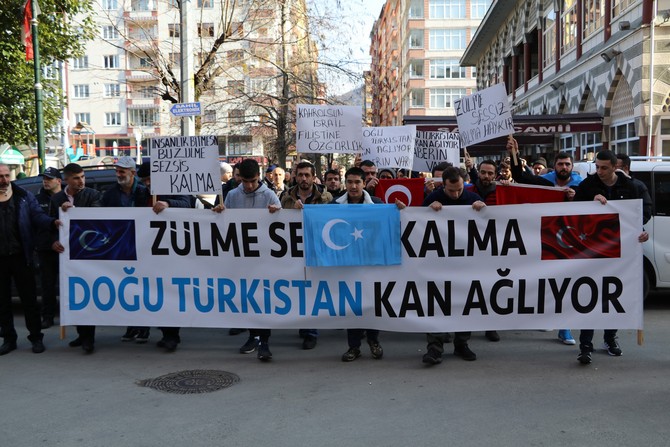 rizede-dogu-turkistan-protestosu-(2).jpg
