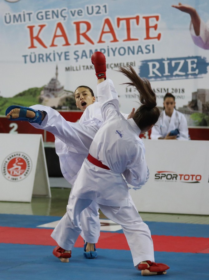 turkiye-karate-federasyonu-tarafindan-rizede-duzenlenen-umit,-genc-ve-21-yas-alti-turkiye-karate-sampiyonasinin-son-gununde-milli-takim-secmeleri-yapildi-(6).jpg