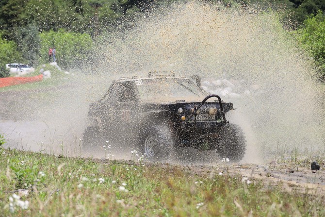 ​karadeniz-off-road-kupasi,-15-temmuz-demokrasi-ve-milli-birlik-gunu-etkinlikleri-kapsaminda-2.-ayak-yarisi,-rizenin-ardesen-ilcesinde-yapildi-(13).jpg