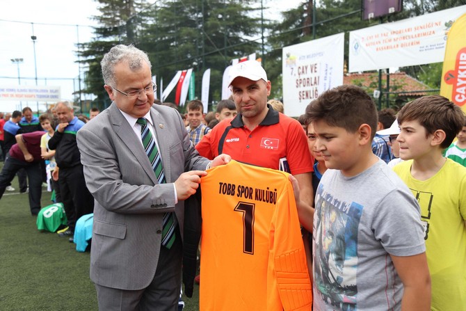 -cay-ve-yaz-spor-senlikleri-minikler-futbol-turnuvasi-basladi‏--(2).jpg