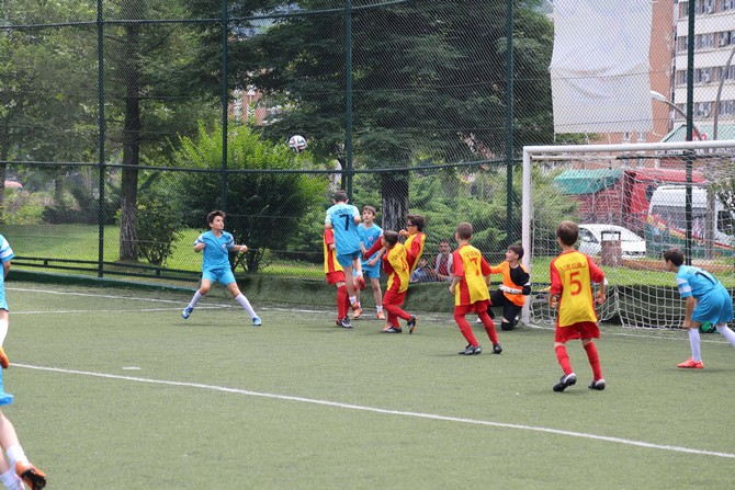 -cay-ve-yaz-spor-senlikleri-minikler-futbol-turnuvasi-basladi‏--(6).jpg