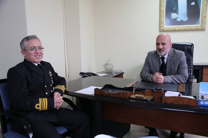 -deniz-yrb.-bulent-ceylan-ve-beraberindeki-askeri-personel-rize-belediyesine-ziyarette-bulundu-(4)-001.jpg