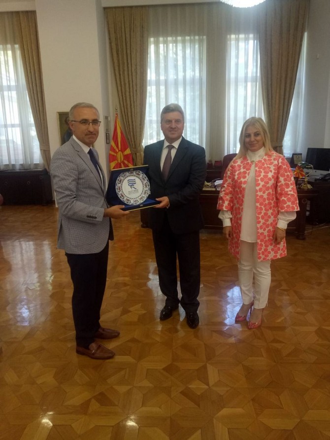 -prof.-dr.-huseyin-karaman,-makedonya-cumhuriyeti-cumhurbaskani-gjorge-ivanoz’u-ziyaret-etti-(3).jpg