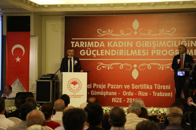 -tarim-ve-orman-bakanligi-tarafindan-dogu-karadeniz-illeri-icin-rizede-duzenlenen-tarimda-kadin-girisimciliginin-guclendirilmesi-programi-(8).jpg
