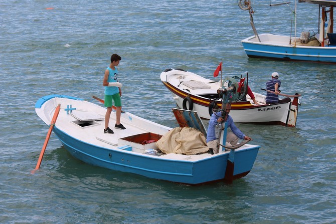 -trabzon’un-surmene-ilcesinde-“hayden-surmene’ye”-etkinligi-kapsaminda-duzenlenen-tekne-yarismalari-renkli-goruntulere-sahne-oldu.--(14).jpg