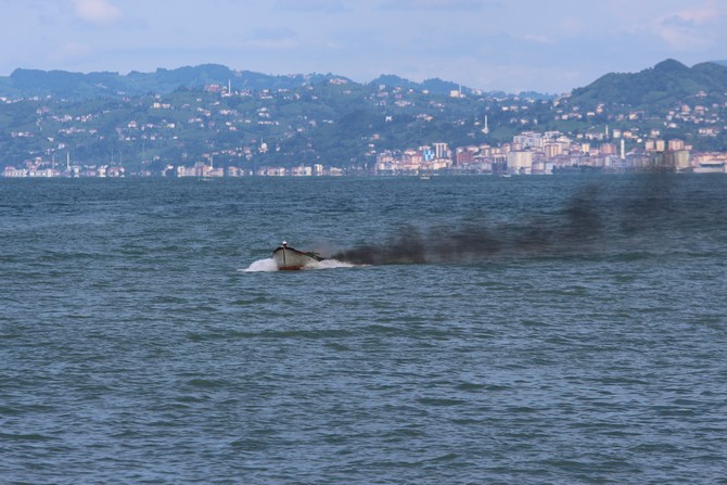 -trabzon’un-surmene-ilcesinde-“hayden-surmene’ye”-etkinligi-kapsaminda-duzenlenen-tekne-yarismalari-renkli-goruntulere-sahne-oldu.--(8).jpg