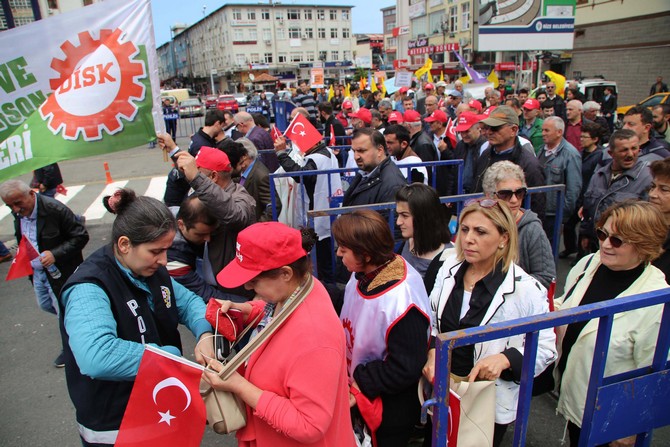 1-mayis-emek-ve-dayanisma-gunu,-rize’de-kutlandi-(2).jpg