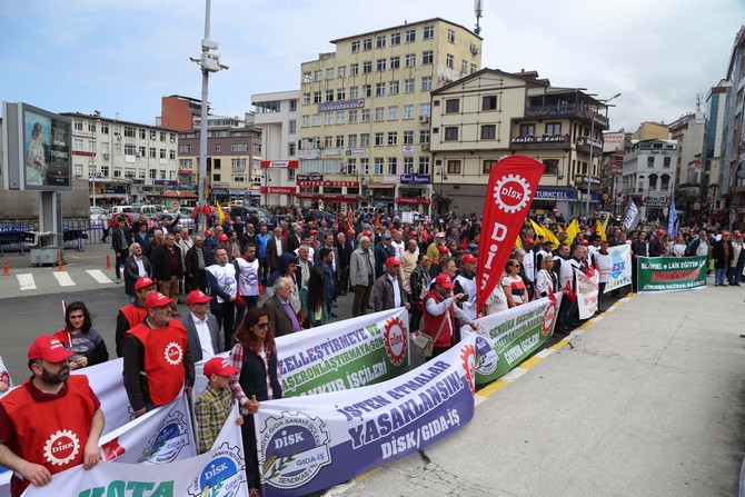 1-mayis-emek-ve-dayanisma-gunu,-rize’de-kutlandi-(4).jpg