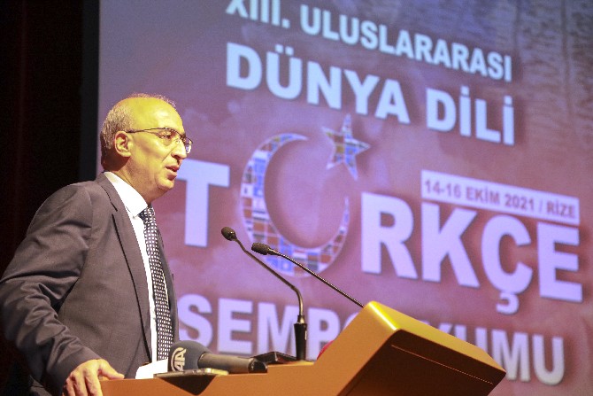13-uluslararasi-dunya-dili-turkce-sempozyumu-rizede-basladi-3.jpg