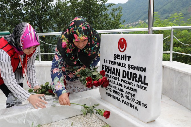 15-temmuz-sehidi-erhan-dural,-kabri-basinda-anildi-(1).jpg