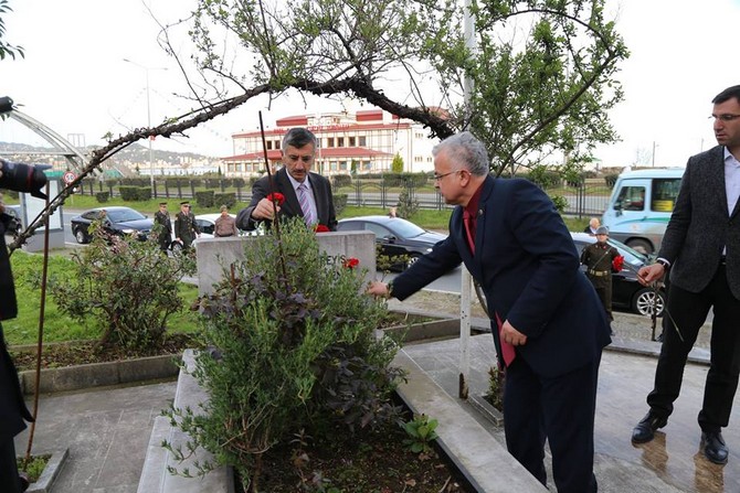 18-mart-sehitleri-anma-gunu-ve-canakkale-deniz-zaferinin-103.-yil-donumu-(9).jpg
