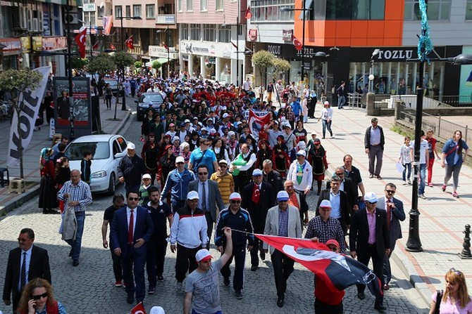 19-mayis-rizede-coskuyla-kutlandi-(3).jpg