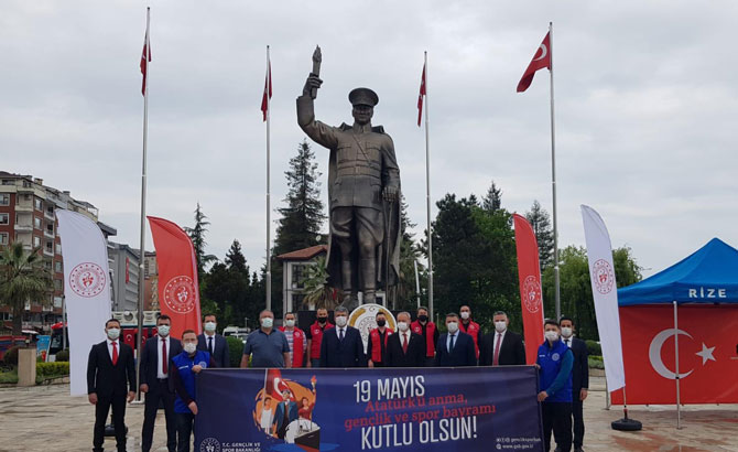 19-mayis-rizede-kutlandi-(2)-001.jpg