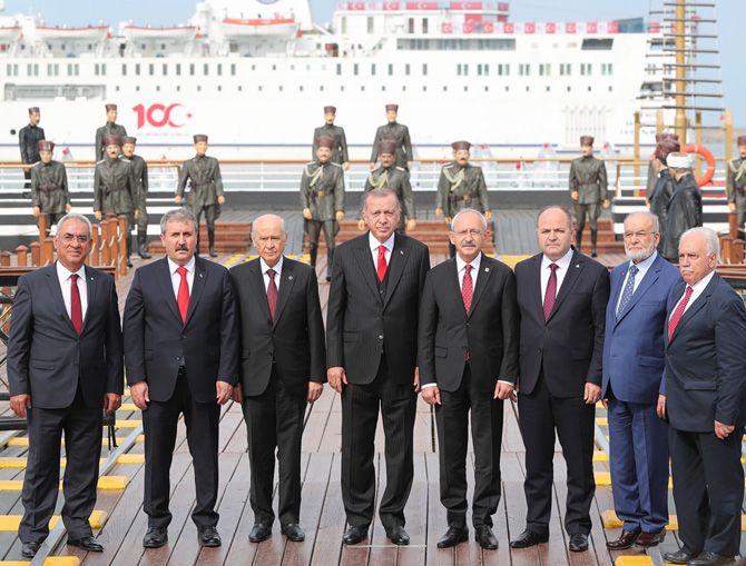 19-mayis-samsun-siyasi-liderler-bir-arada.jpg