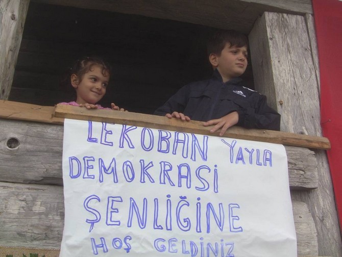 2-bin-540-rakimli-lekoban-yaylasinda-demokrasi-soleni-duzenlendi-(2).jpg