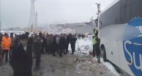 2-yolcu-otobusu-carpisti-cok-sayida-yarali-var.jpg 2-yolcu-otobusu-carpisti-cok-sayida-yarali-var.jpg