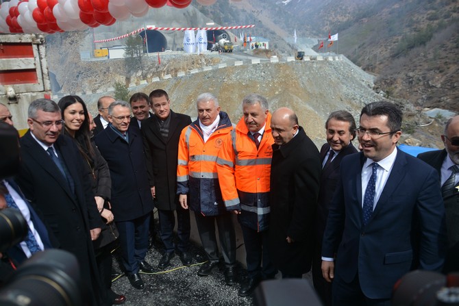 2.-zigana-tuneli’nin-temeli-bugun-basbakan-binali-yildirim’in-da-katildigi-torenle-atildi-(2).jpg