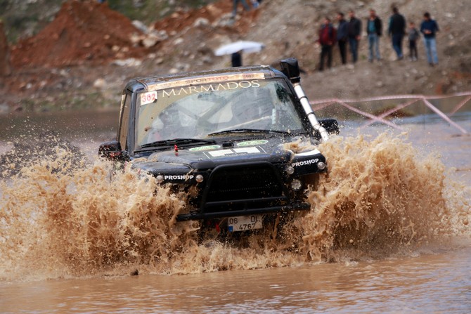 2017-turkiye-offroad-sampiyonasi-ikinci-yarisi-rizede-organize-edildi-(2).jpg