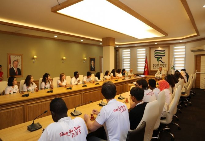 21-farkli-ulkeden-uluslararasi-ogrenciler-recep-tayyip-erdogan-universitesinde-(5)-001.jpeg