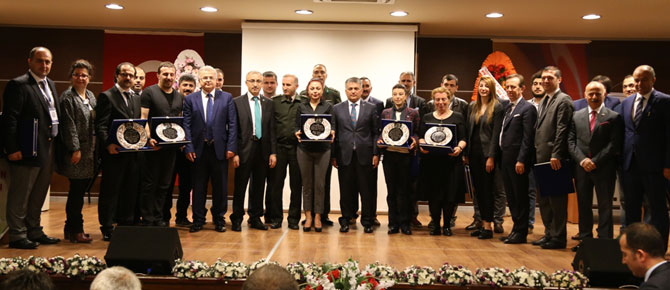 215-001.jpg 215-001.jpg