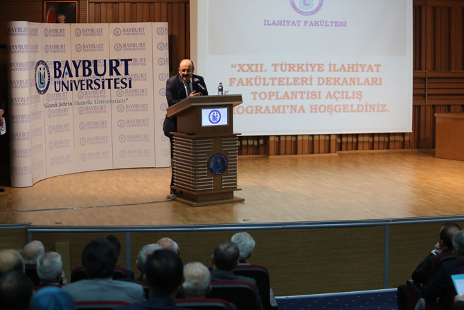 22.-turkiye-ilahiyat-fakulteleri-dekanlari-toplantisi-bayburt-universitesinde-basladi11.jpg