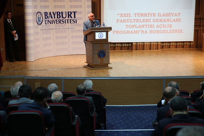 22.-turkiye-ilahiyat-fakulteleri-dekanlari-toplantisi-bayburt-universitesinde-basladi8.jpg
