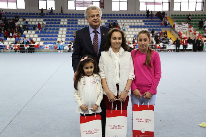 23-nisan-kutlamasi-rize3.jpg 23-nisan-kutlamasi-rize3.jpg