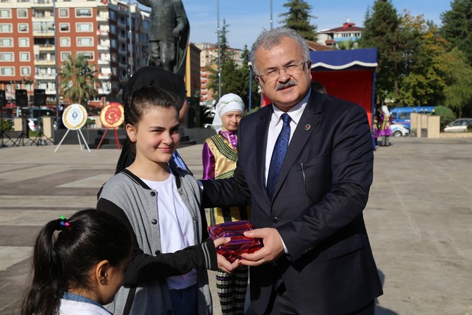 29-ekim-cumhuriyet-bayrami-rize-(11).jpg