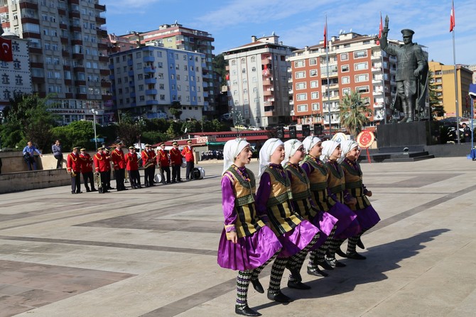 29-ekim-cumhuriyet-bayrami-rize-(18).jpg