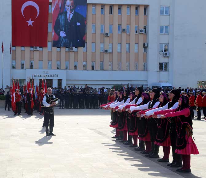 29-ekim-cumhuriyet-bayrami-rize-(27).jpg