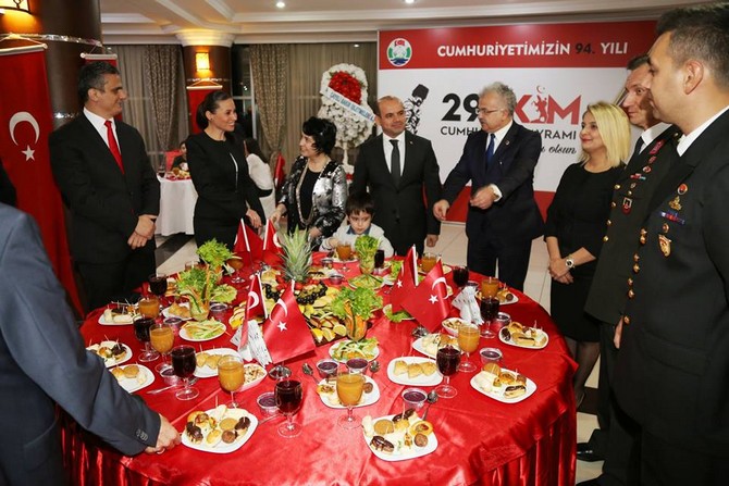 29-ekim-cumhuriyet-resepsiyonu-rize-(11).jpg