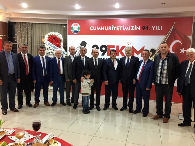 29-ekim-cumhuriyet-resepsiyonu-rize-(14).jpg