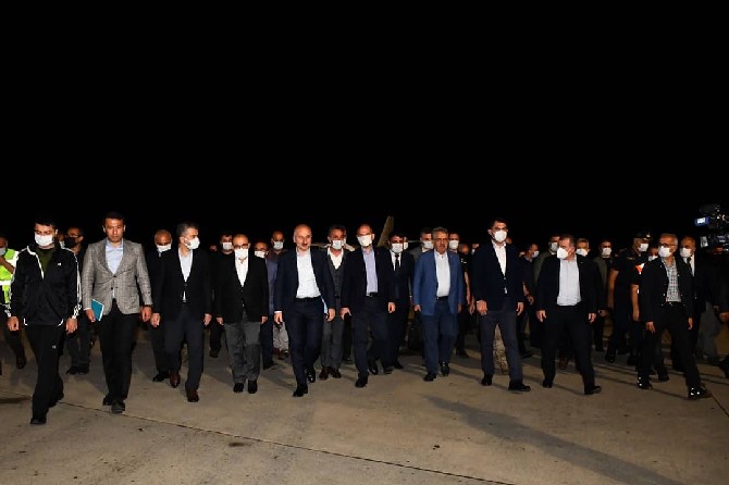 3-bakan-rizedeki-afet-icin-geldi-3.jpg
