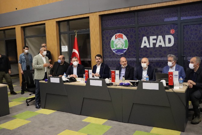 3-bakan-rizedeki-afet-icin-geldi-8.jpg