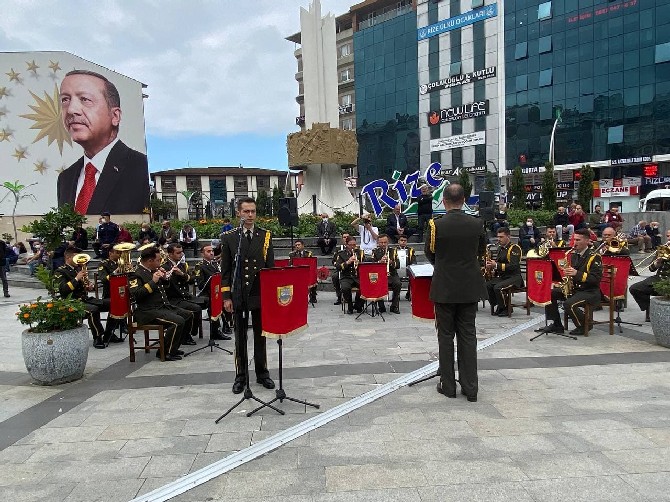 3-ordu-bolge-bando-komutanligi-rizede-konser-duzenledi-14.jpg