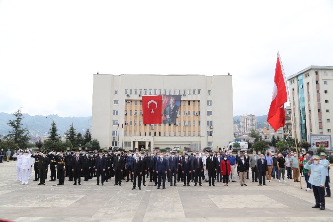 30-agustos-zafer-bayraminin-99-yil-donumu-rize-valiligi-toren-alaninda-duzenlenen-programla-kutlandi-5.jpg
