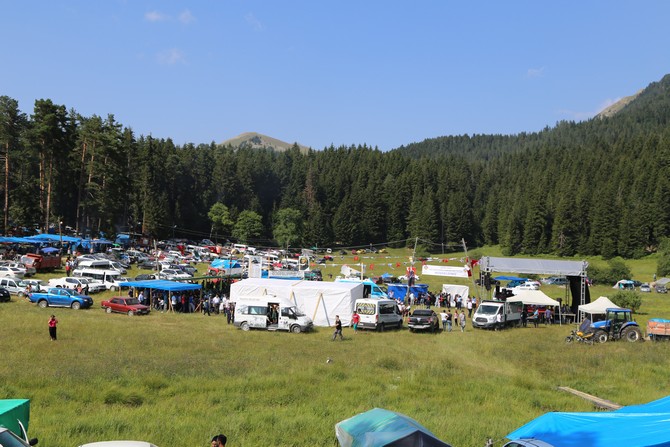 31.-curispil-yaylasi-efkari-asiklar-senligi-ve-karakucak-guresleri-festivali-sona-erdi-(4).jpg