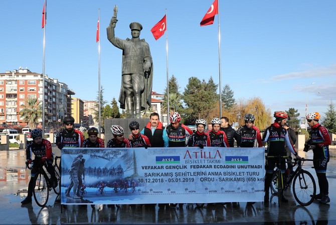 4.-sarikamis-sehitlerini-anma-bisiklet-turunun-rize-ile-hopa-arasindaki-3.-etabi-basladi-(1).jpg
