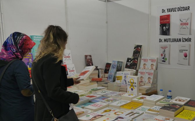 6.-trabzon-kitap-fuari-basladi-3.jpg
