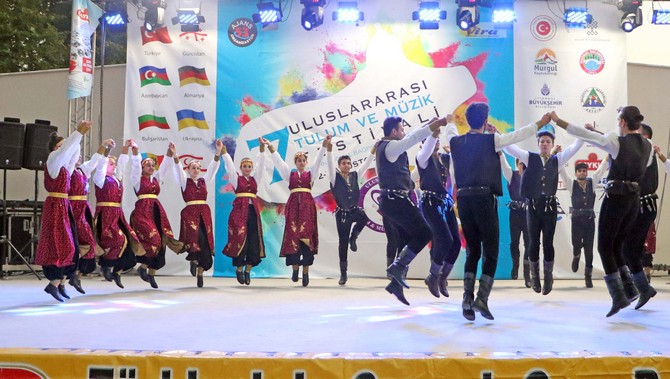 7.-uluslararasi-tulum-ve-muzik-festivali-rize-(14).jpg