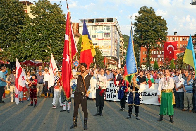 7.-uluslararasi-tulum-ve-muzik-festivali-rize-(3).jpg