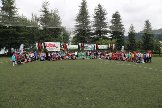 8.-cay-ve-yaz-sporlari-festivali-futbol-turnuvasi-basladi-(3).jpg