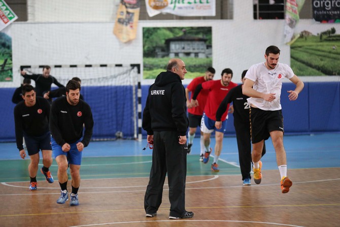 a-milli-erkek-hentbol-takimi-rizede-(4).jpg