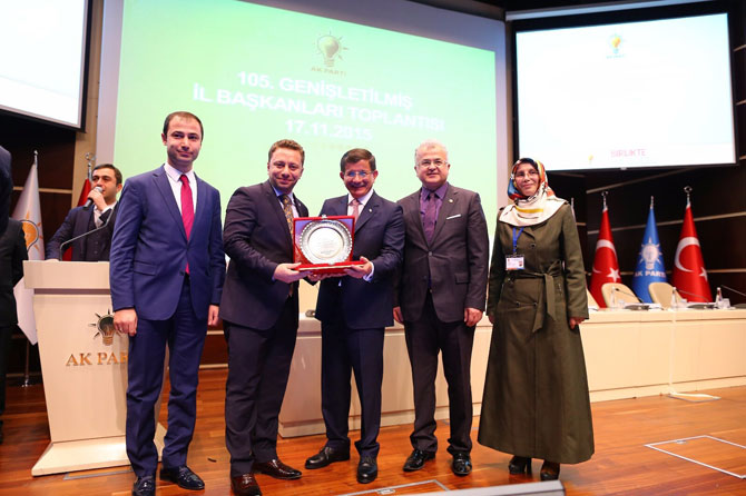 abdullah-oguz-hut-muhammed-avci-ahmet-davutoglu-resat-kasap-sema-yagcitekin-plaket-toreni.jpg abdullah-oguz-hut-muhammed-avci-ahmet-davutoglu-resat-kasap-sema-yagcitekin-plaket-toreni.jpg